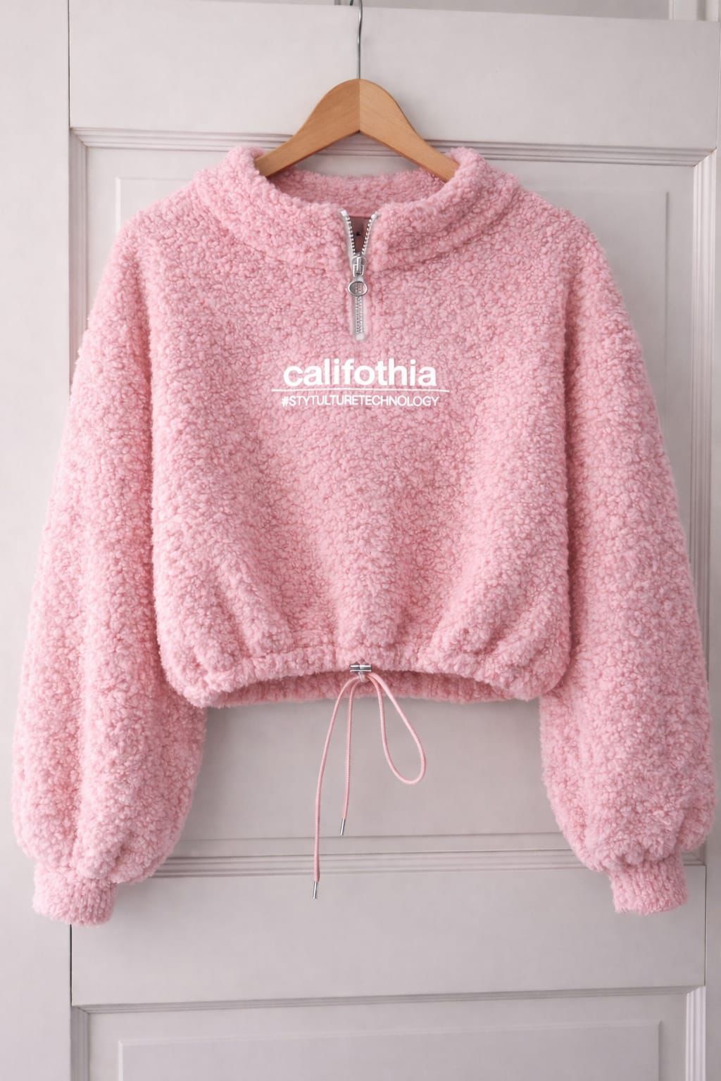 Teddy fleece cropped hoodie.